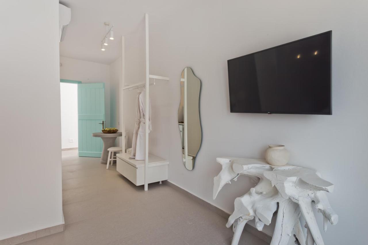 Enilion Luxury Suites Kyra Panagia Exteriör bild