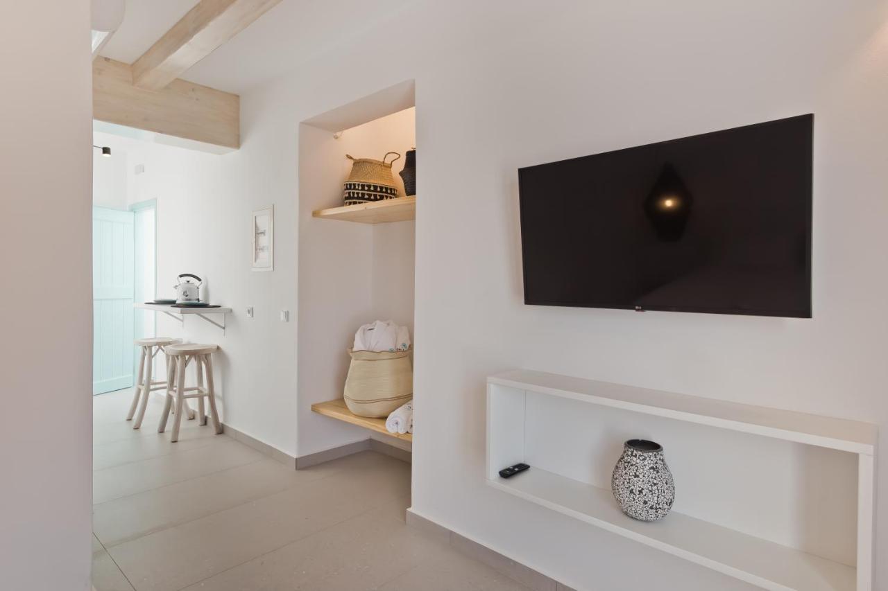 Enilion Luxury Suites Kyra Panagia Exteriör bild