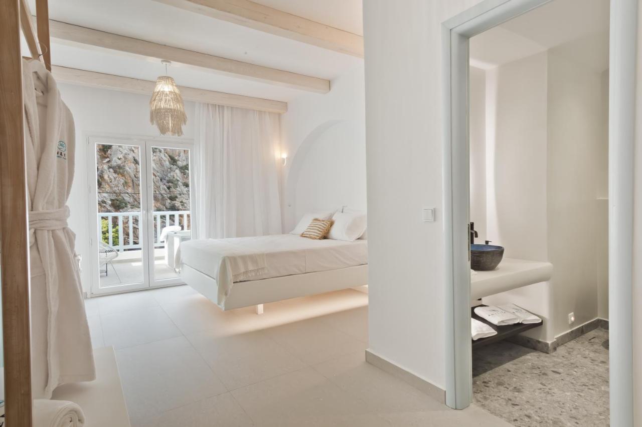 Enilion Luxury Suites Kyra Panagia Exteriör bild