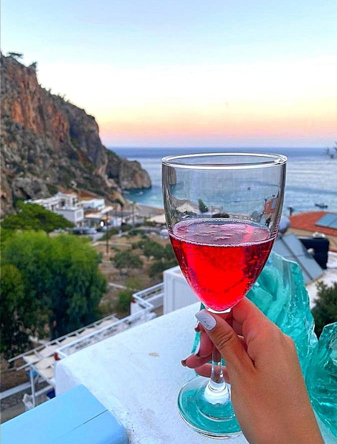Enilion Luxury Suites Kyra Panagia Exteriör bild