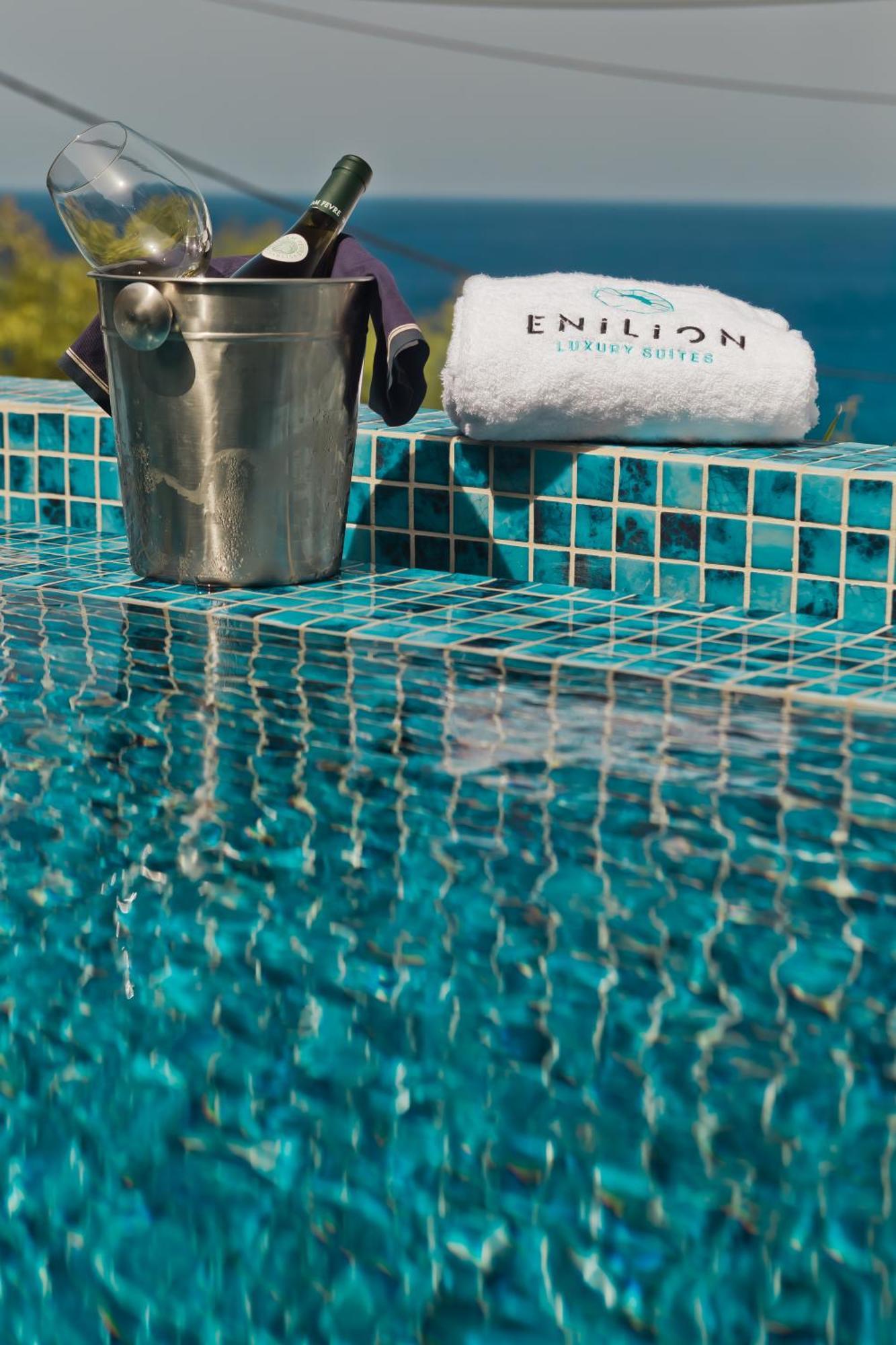Enilion Luxury Suites Kyra Panagia Exteriör bild