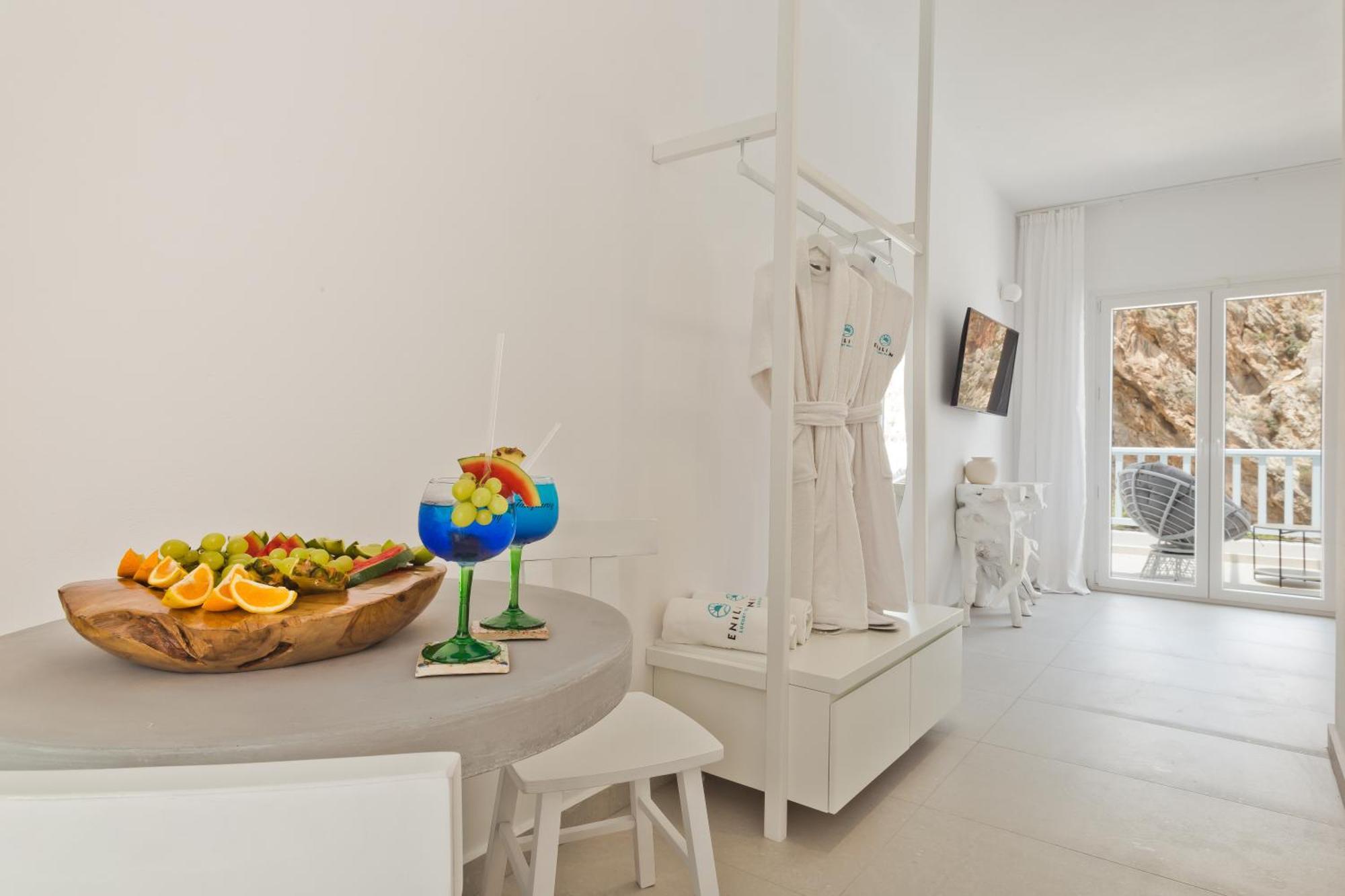 Enilion Luxury Suites Kyra Panagia Exteriör bild