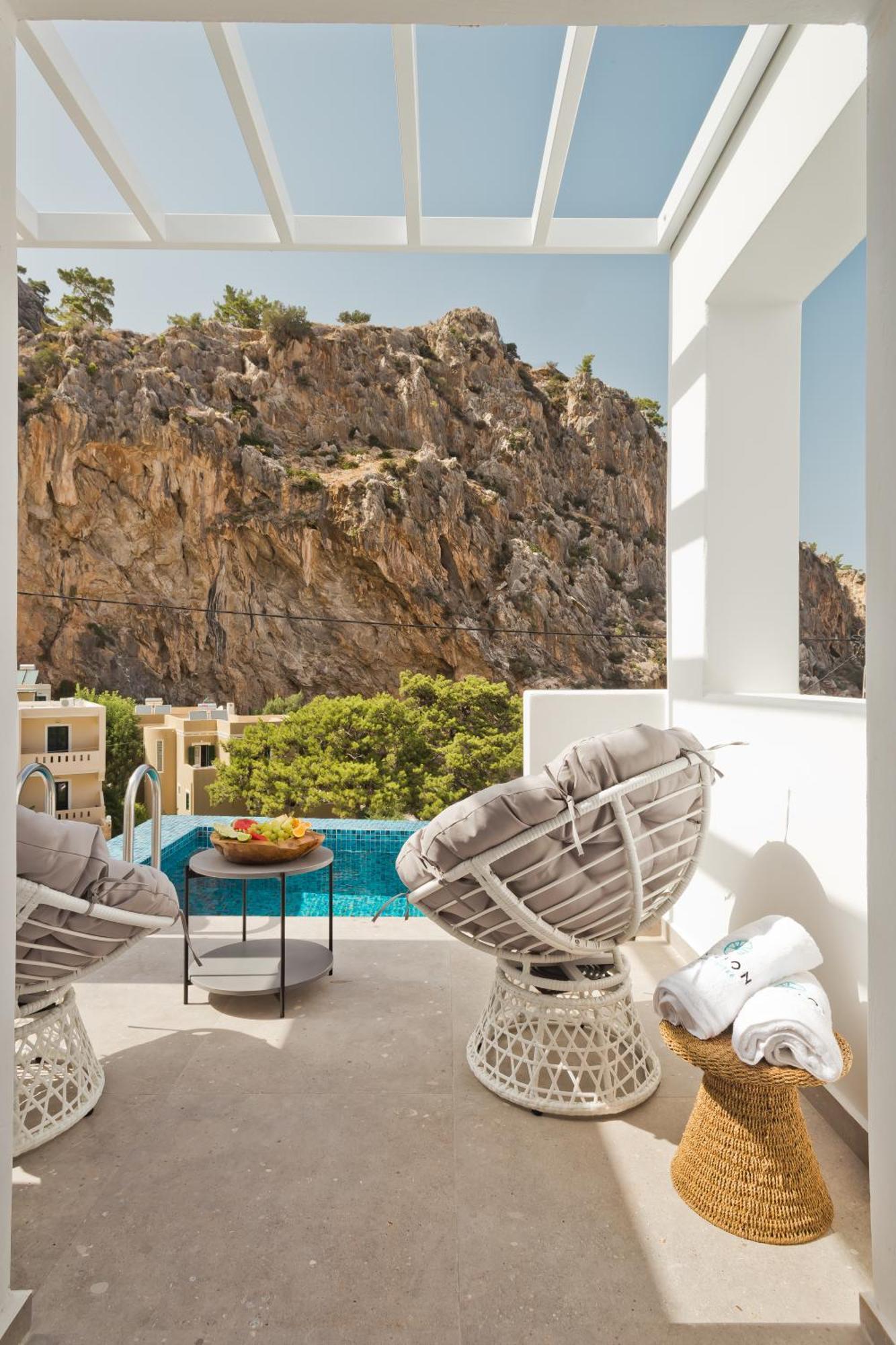 Enilion Luxury Suites Kyra Panagia Exteriör bild